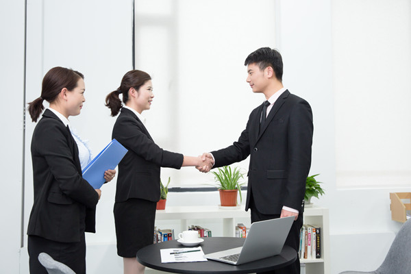 績(jī)效溝通：及時(shí)反饋，解決績(jī)效問(wèn)題