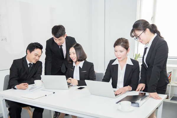 績效評估方法：采用有效的評估方法，確保公平公正