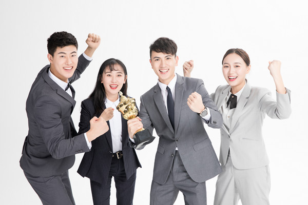 全面薪酬戰(zhàn)略實(shí)施：提升員工滿意度，提升企業(yè)績效