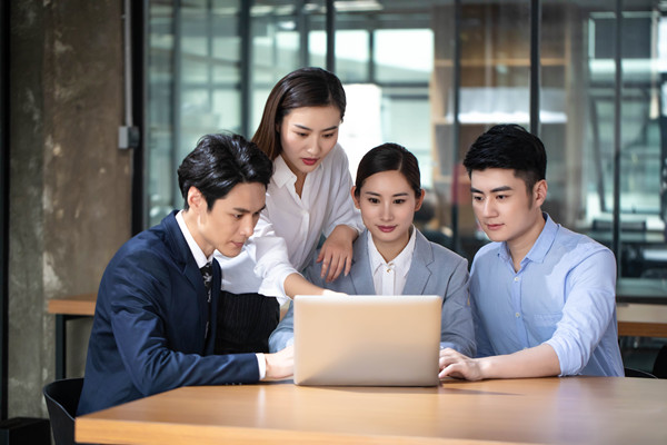 全面薪酬戰(zhàn)略實(shí)施：提升員工滿意度，提升企業(yè)績效