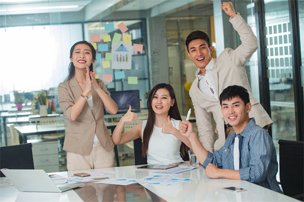 社會(huì)責(zé)任與績(jī)效管理：承擔(dān)社會(huì)責(zé)任，提升企業(yè)形象