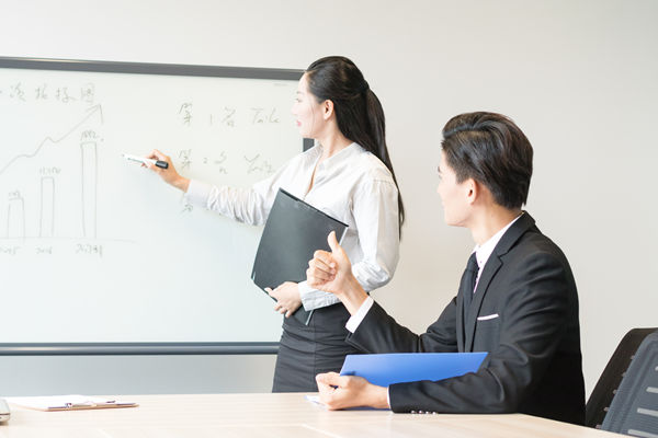 在制定績效目標(biāo)時，嚴(yán)格與靈活，如何把握？