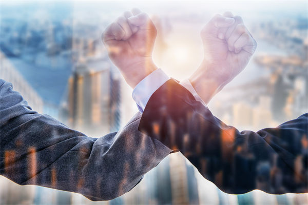 榮耀CEO承認(rèn)銷量非常困難，眾多企業(yè)的品牌戰(zhàn)略啟示