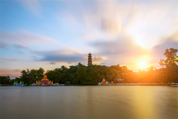 企業(yè)擴(kuò)張遇管理瓶頸增長(zhǎng)停滯，惠州管理咨詢能劈開(kāi)困局嗎？